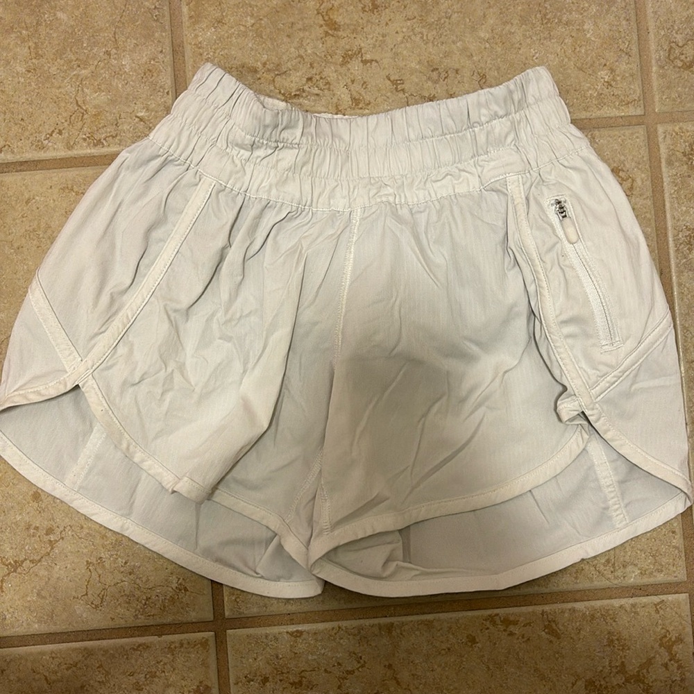 White Lululemon hotty hot shorts